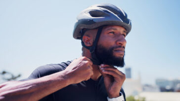 Der unterschätzte Ausrüstungsgegenstand: Worauf es beim Fahrradhelm ankommt